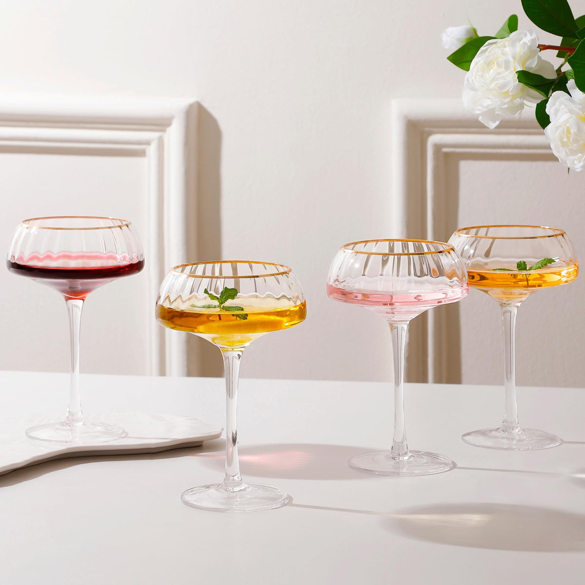 Coupe Glasses Set of 4 Hand Blown 8.45 oz Gold Rim R999