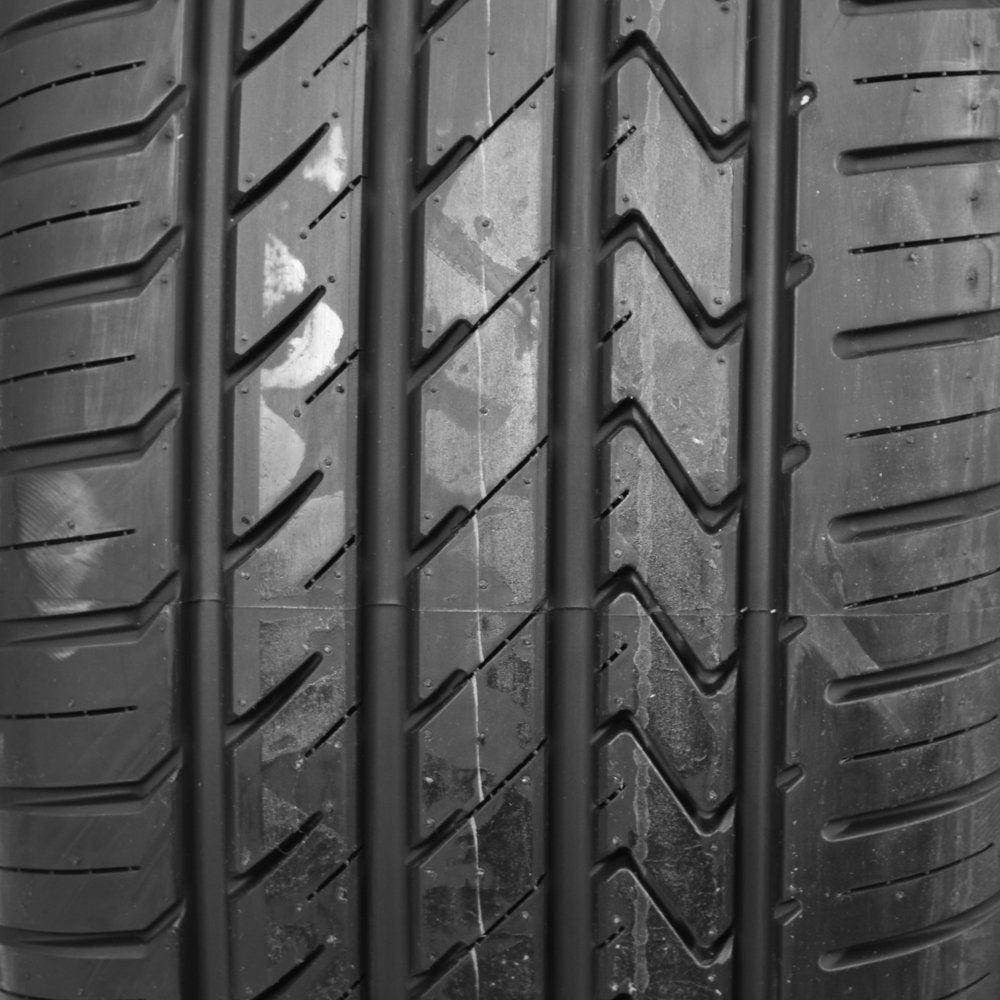 235/40R19 Tire I2751