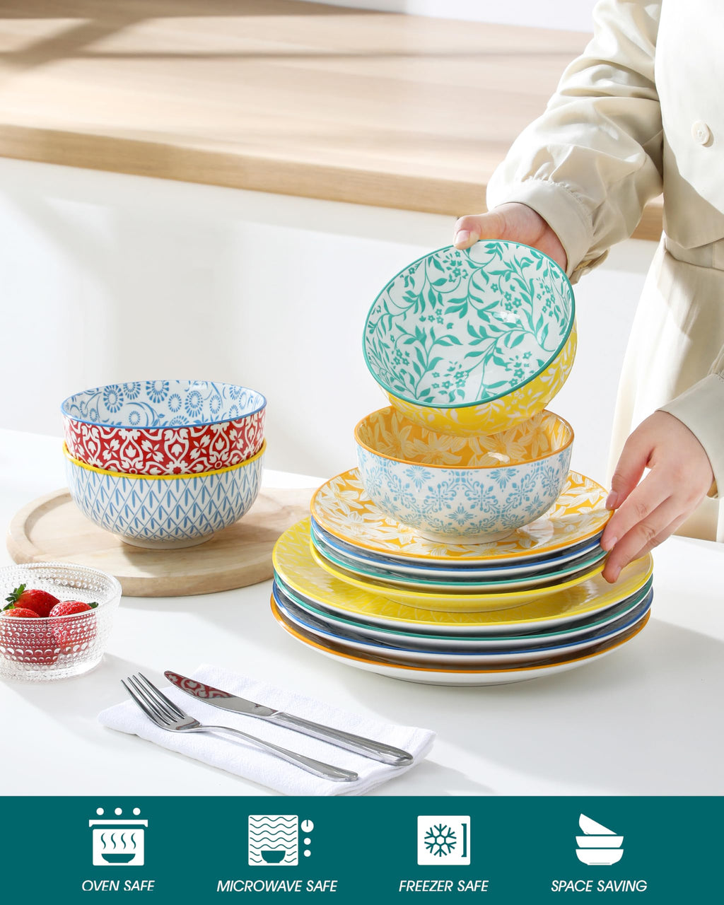 Plates and Bowls Set for 4, 12 Pieces Porcelain Dinnerware F9071