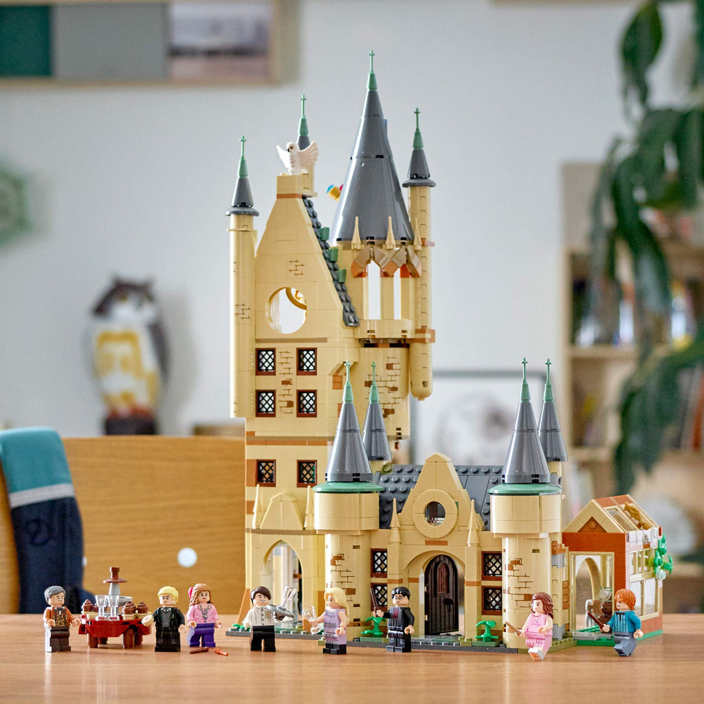 Castle Toy Playset with 8 Character Minifigures O86714