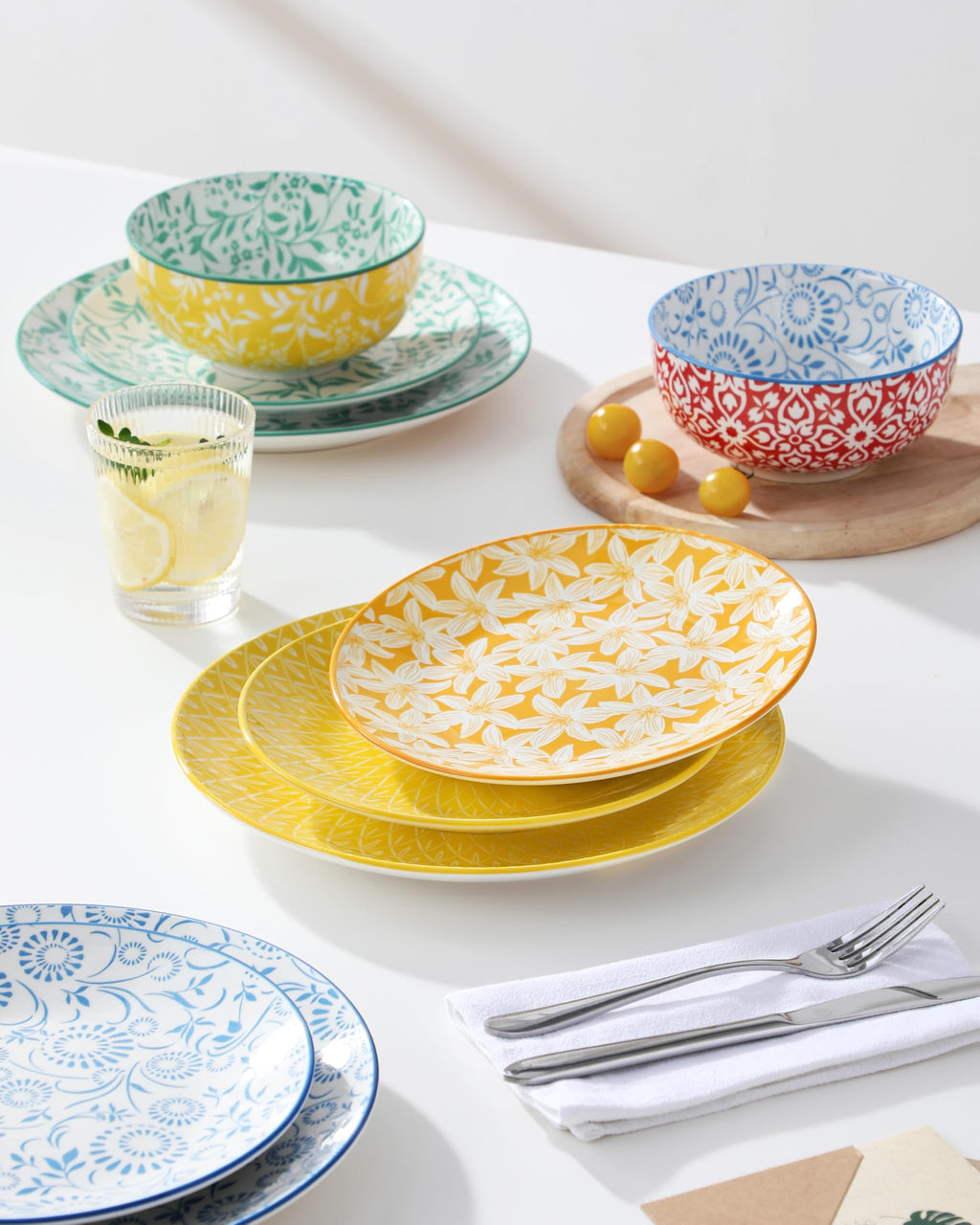 Plates and Bowls Set for 4, 12 Pieces Porcelain Dinnerware F9071